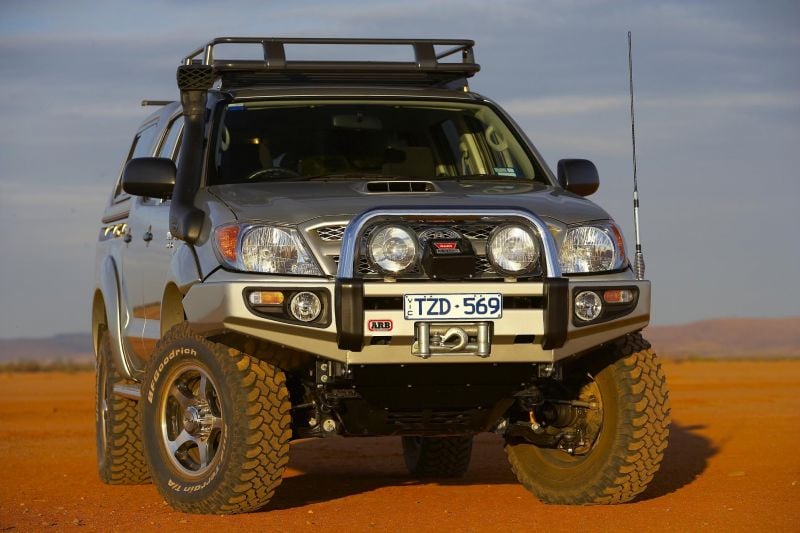 3914510 TOYOTA HILUX 2005 - 2011 ÖN SAHARA TAMPON