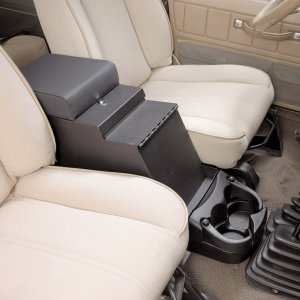 ARA KONSOL, ORTA KONSOL, KOL DAYAMA TEYP YUVALI, METAL GÖVDE, SİYAH RENK 1976-1986 JEEP CJ VE 1987-1995 JEEP WRANGLER YJ