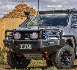 ARB 3414710 2020+ TOYOTA HILUX INVINCIBLE ÖN TAMPON, TOYOTA HILUX INVINCIBLE ARB ÖN TAMPON, ARB VİNÇ YUVALI TAMPON