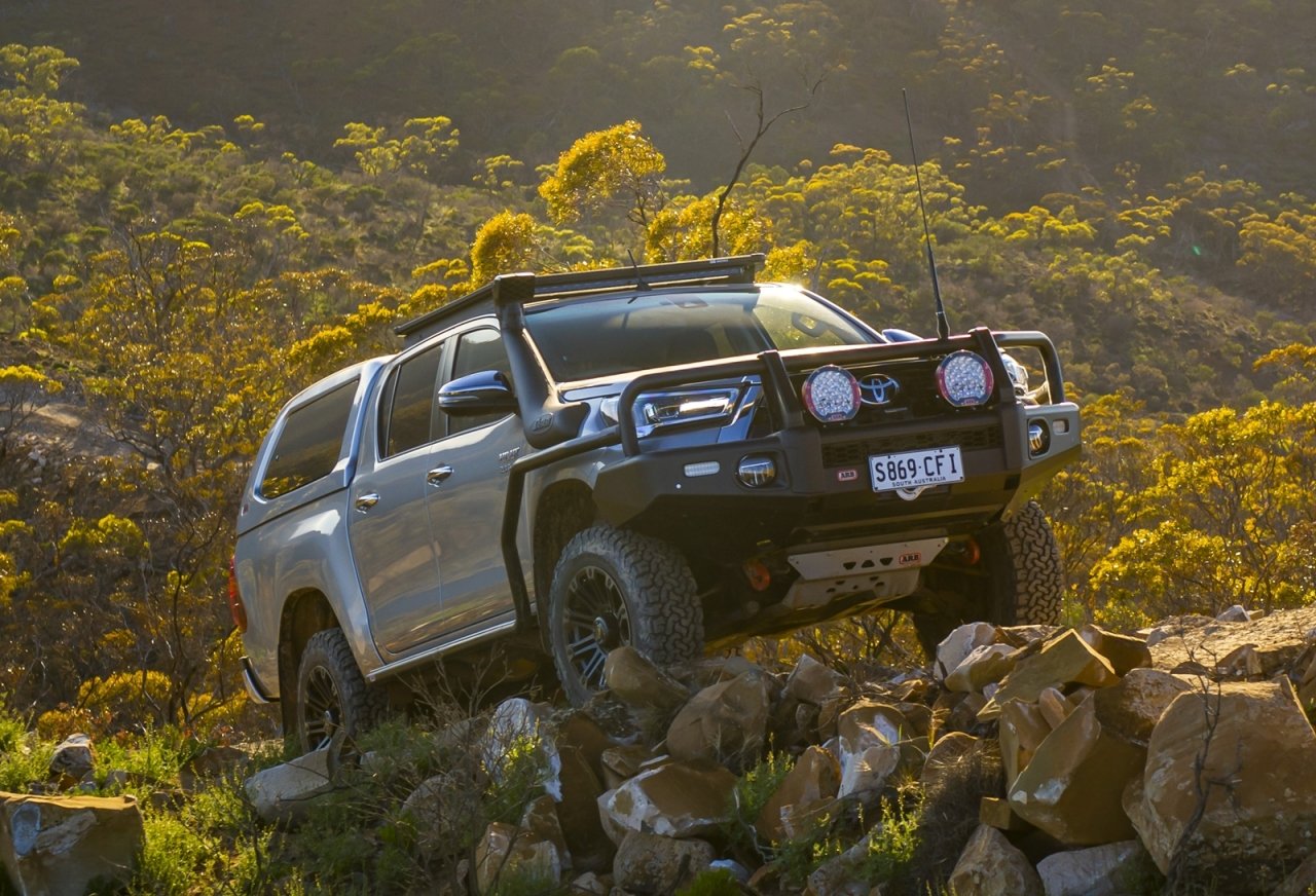 ARB - ARB 3414650 2020+ TOYOTA HILUX INVINCIBLE ÖN TAMPON, TOYOTA HILUX ...