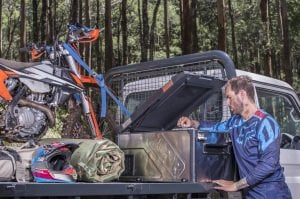 ELEMENTS 60 LİTRE ARAÇ BUZDOLABI (DIŞ ORTAMDA ÇALIŞABİLİR) OTO BUZDOLABI, MARİN BUZDOLABI