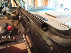 DEFLEKTÖR ÖN CAM BUĞU GİDERİCİ 1976-1986 JEEP CJ 5-7-8