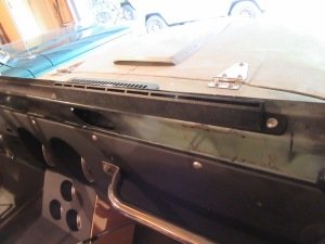 DEFLEKTÖR ÖN CAM BUĞU GİDERİCİ 1976-1986 JEEP CJ 5-7-8