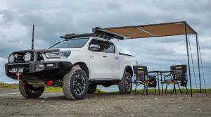 ARB ARAÇ YANI TENTE 2.0m X 2.5m SİYAH ALUMINYUM GÖVDE LED IŞIK AYDINLATMALI ARB 814414