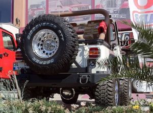11546.42  XHD TAMPON STEPNE TAŞIYICI 1976-2006 JEEP CJ VE WRANGLER