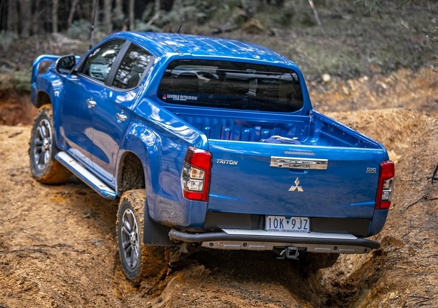 2019+ MITSUBISHI L200 MR ARKA TAMPON SUMMIT MODEL