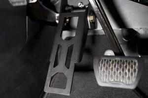 DV8 JEEP RUBICON JL 18+ SOL AYAK DİNLENDİRME PEDALI